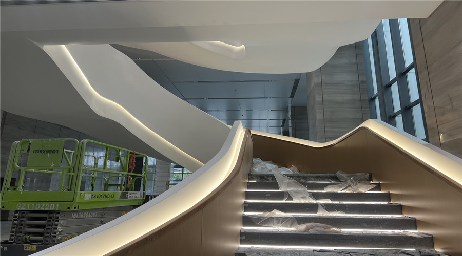 飾紀上品定制GRG旋轉(zhuǎn)樓梯,茂名別墅鄧先生的明智之選