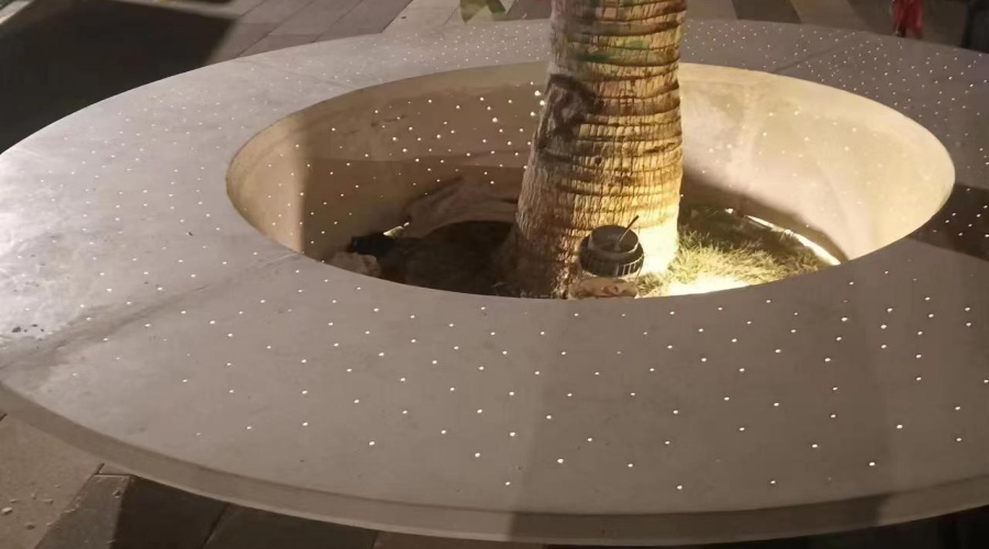 海南三亞鳳凰島客戶贊飾紀上品：品質最好的UHPC透光坐凳廠家