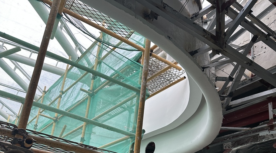 廣州國(guó)際金融城君超商場(chǎng)GRG吊頂攔河項(xiàng)目