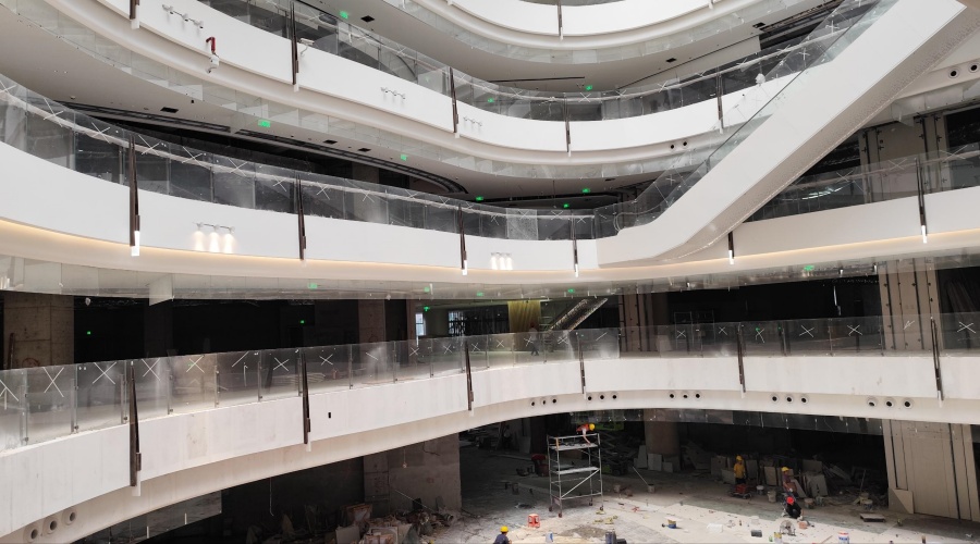 廣州國(guó)際金融城君超商場(chǎng)GRG吊頂攔河項(xiàng)目