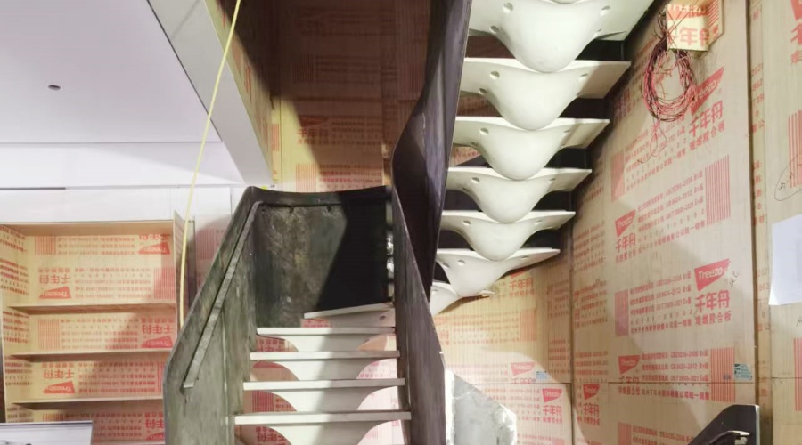 山東皇家私人定制GRG旋轉(zhuǎn)樓梯魚骨造型